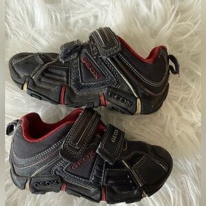 Geox Kids Sneakers in Black with Red Accents